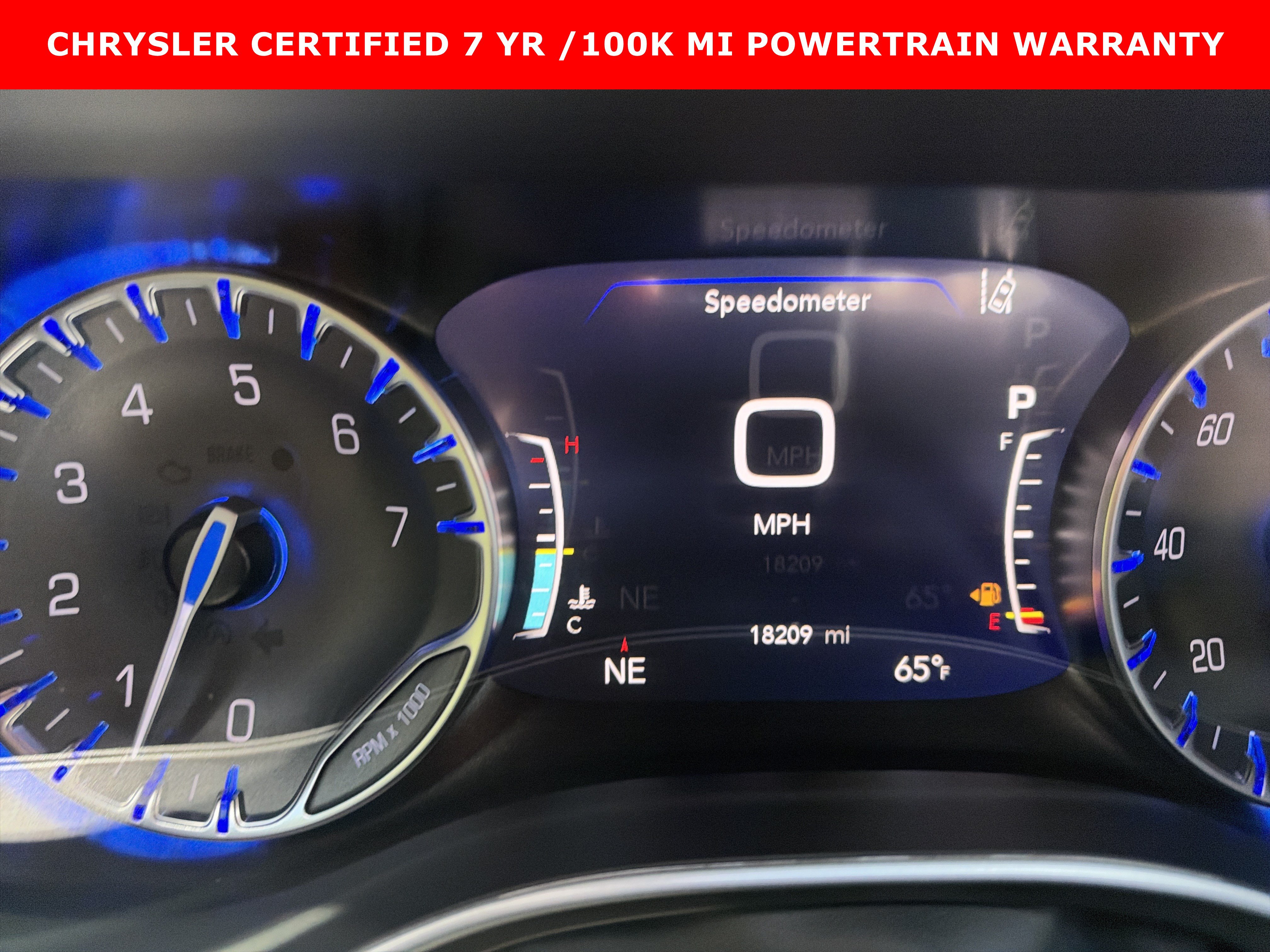 Used 2025 Chrysler Pacifica Select FWD image 21