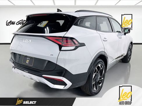 Used 2025 Kia Sportage SX image 5