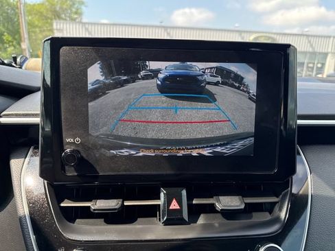 Used 2025 Toyota Corolla LE FWD image 21