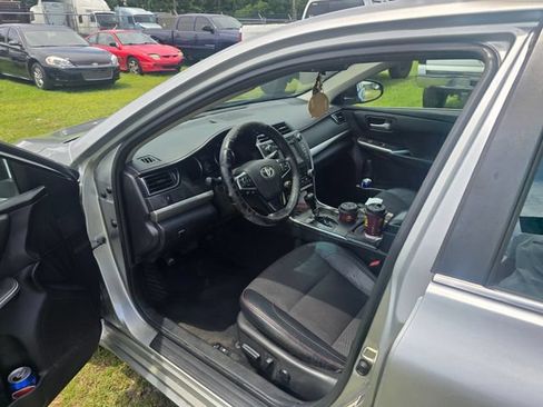 Used 2017 Toyota Camry SE FWD image 14