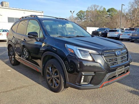 Used 2023 Subaru Forester Sport image 2