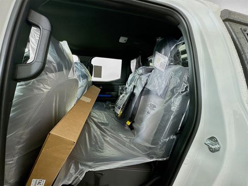 Certified 2025 Toyota Tacoma TRD Off-Road w/ TRD Off Road Upgrade Package image 11