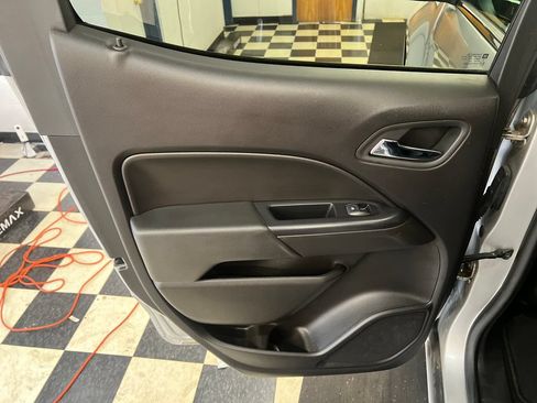 Used 2019 Chevrolet Colorado LT AWD/4WD image 37