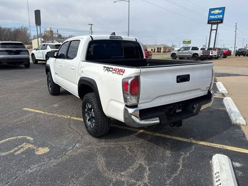Used 2021 Toyota Tacoma TRD Off-Road image 5