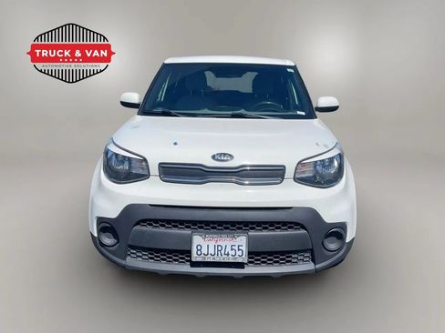Used 2019 Kia Soul FWD image 2