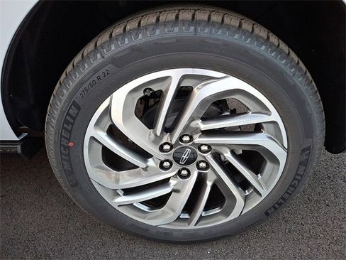 New 2025 Lincoln Navigator Reserve image 8