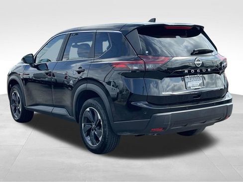 Used 2025 Nissan Rogue SV image 5