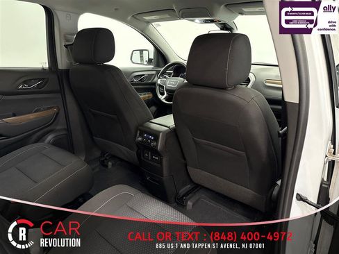 Used 2023 GMC Acadia SLE w/ Driver Convenience Package FWD image 46