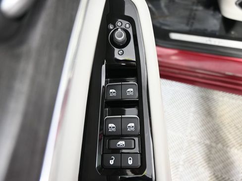 Used 2023 Jeep Grand Cherokee Overland w/ Advanced Protech Group III AWD/4WD image 20