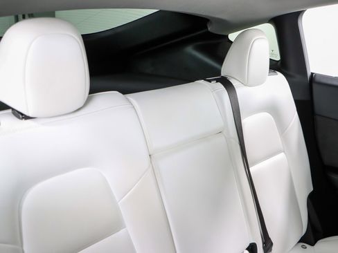 Used 2023 Tesla Model Y Long Range image 25