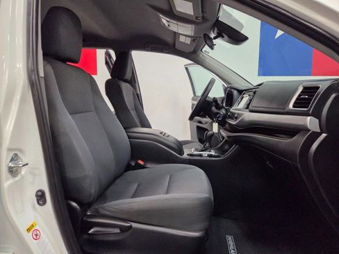 Used 2019 Toyota Highlander LE image 58