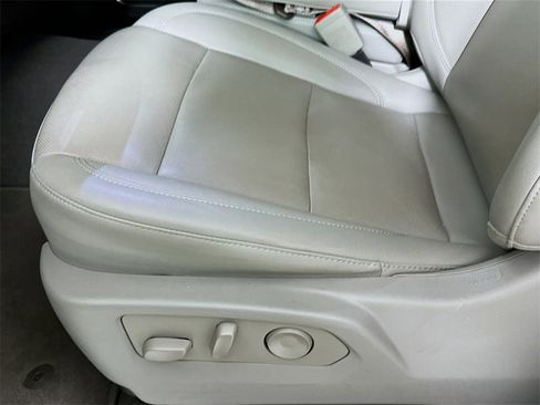 Used 2023 GMC Sierra 1500 SLT w/ X31 Off-Road Package image 9