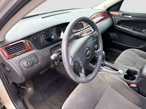 Used 2008 Chevrolet Impala LT image 9
