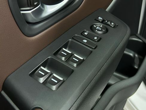 Certified 2025 Honda Pilot Elite image 16