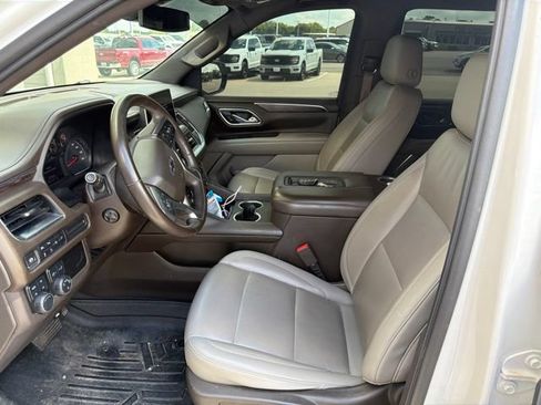 Used 2021 Chevrolet Tahoe Z71 w/ Luxury Package AWD/4WD image 6