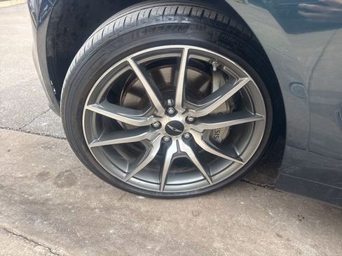 Used 2025 Genesis G70 2.5T image 10