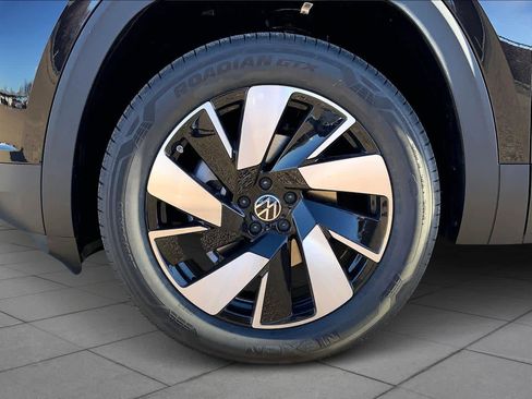 New 2026 Volkswagen Atlas Cross Sport SE AWD/4WD image 12