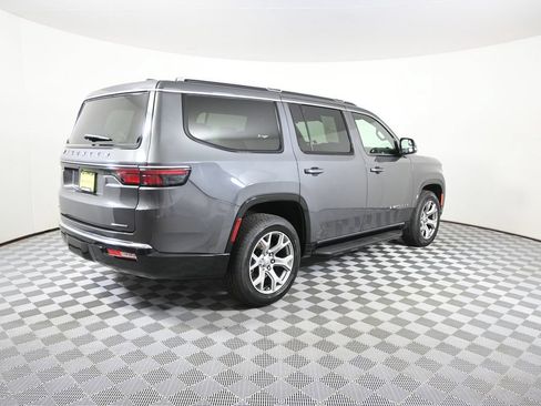 Used 2022 Jeep Wagoneer Series II AWD/4WD image 6