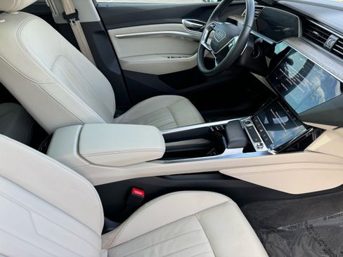 Used 2021 Audi e-tron Premium image 14