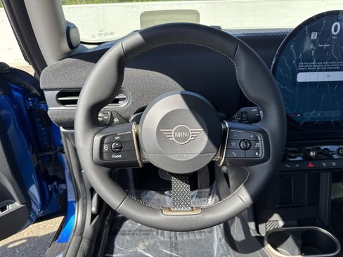 New 2026 MINI Cooper 2-Door Hardtop image 17