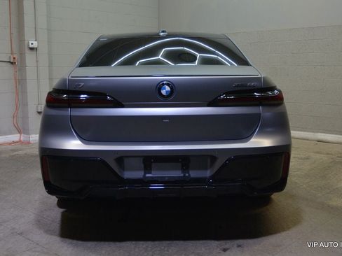 Used 2023 BMW i7 xDrive60 AWD/4WD image 7
