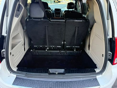 Used 2017 Dodge Grand Caravan SXT FWD image 21