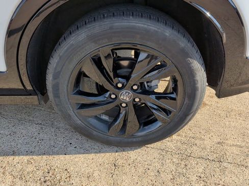 Used 2024 Buick Encore GX Sport Touring image 41