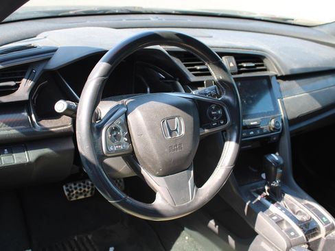 Used 2018 Honda Civic Sport Touring image 9
