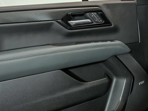 New 2026 GMC Yukon AT4 w/ AT4 Premium Package AWD/4WD image 5