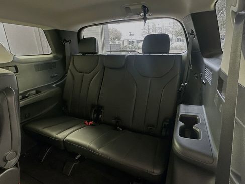 Used 2025 Hyundai Palisade SEL FWD image 27