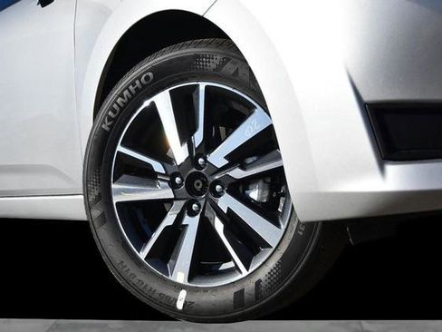 New 2025 Nissan Versa SV image 3