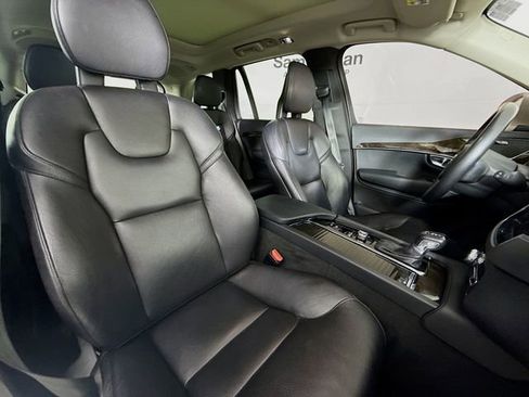 Used 2018 Volvo XC90 T6 Momentum w/ Convenience Package image 30