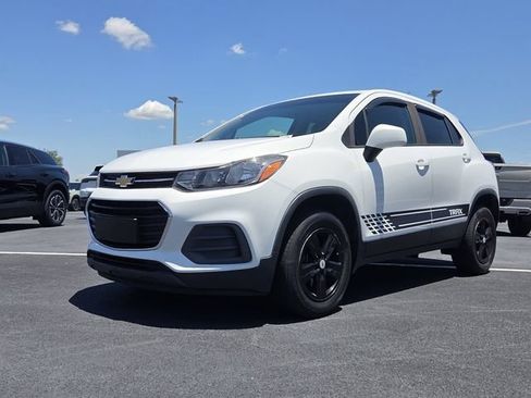 Used 2017 Chevrolet Trax LS AWD/4WD image 2