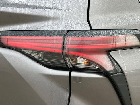 Used 2023 Toyota Sienna Platinum image 49