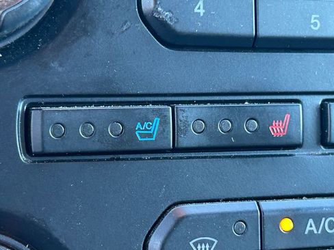 Used 2017 Ford Expedition Limited image 16