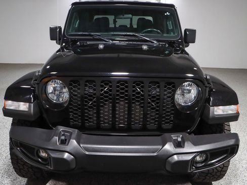 Used 2021 Jeep Gladiator Sport image 4