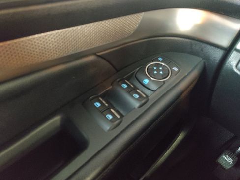 Used 2019 Ford Explorer XLT FWD image 27