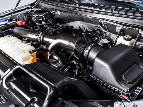 Used 2024 Ford Expedition Limited image 13