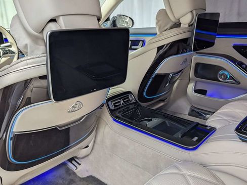 Used 2022 Mercedes-Benz Maybach S 580 4MATIC w/ Manufaktur Leather Package image 11