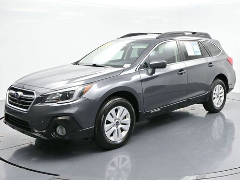 Used 2019 Subaru Outback 2.5i Premium image 3