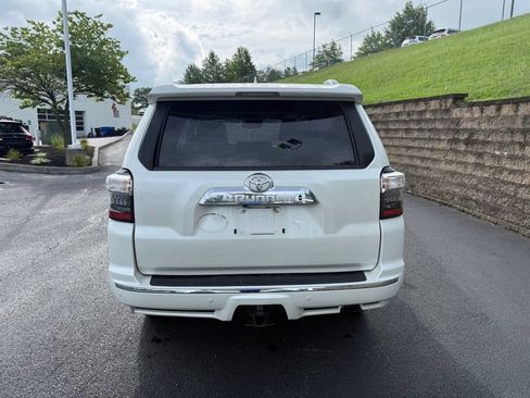 Used 2022 Toyota 4Runner Limited AWD/4WD image 5