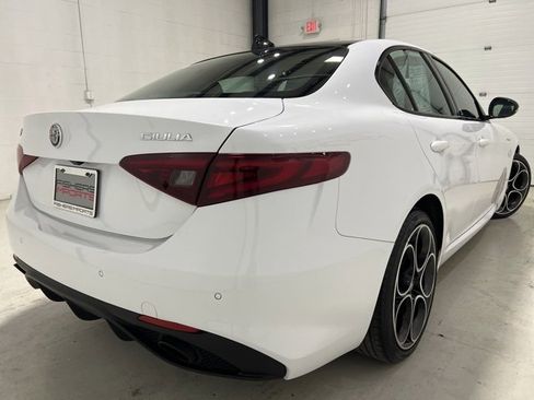 Used 2023 Alfa Romeo Giulia Veloce image 7