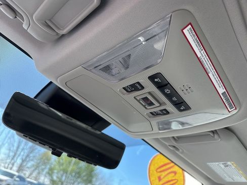 Used 2020 Toyota RAV4 Limited image 29