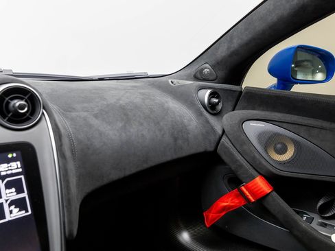 Used 2020 McLaren 620R image 35