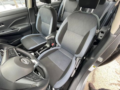 Used 2025 Nissan Versa SV image 35