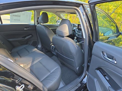 New 2025 Nissan Altima 2.5 SL image 17