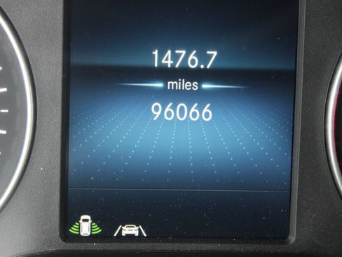 Used 2021 Freightliner Sprinter 2500 RWD image 21