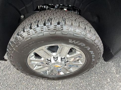 New 2026 Chevrolet Silverado 2500 High Country w/ High Country Premium Package AWD/4WD image 13