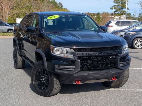 Used 2021 Chevrolet Colorado ZR2 w/ ZR2 Midnight Special Edition image 2