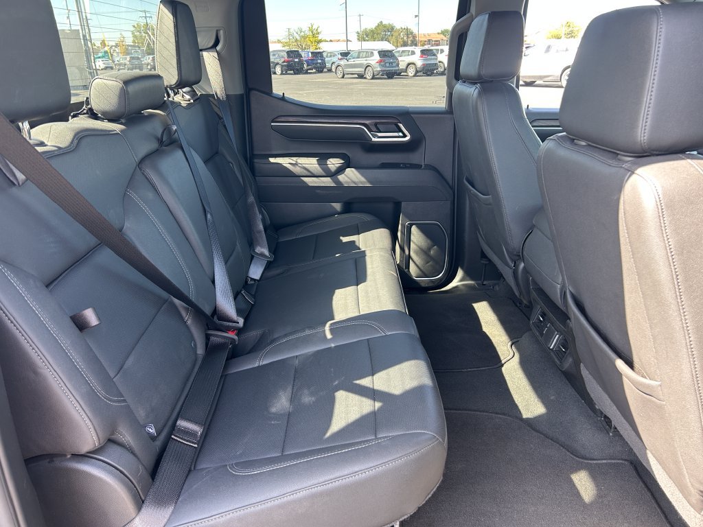 Used 2025 GMC Sierra 1500 SLT AWD/4WD image 30